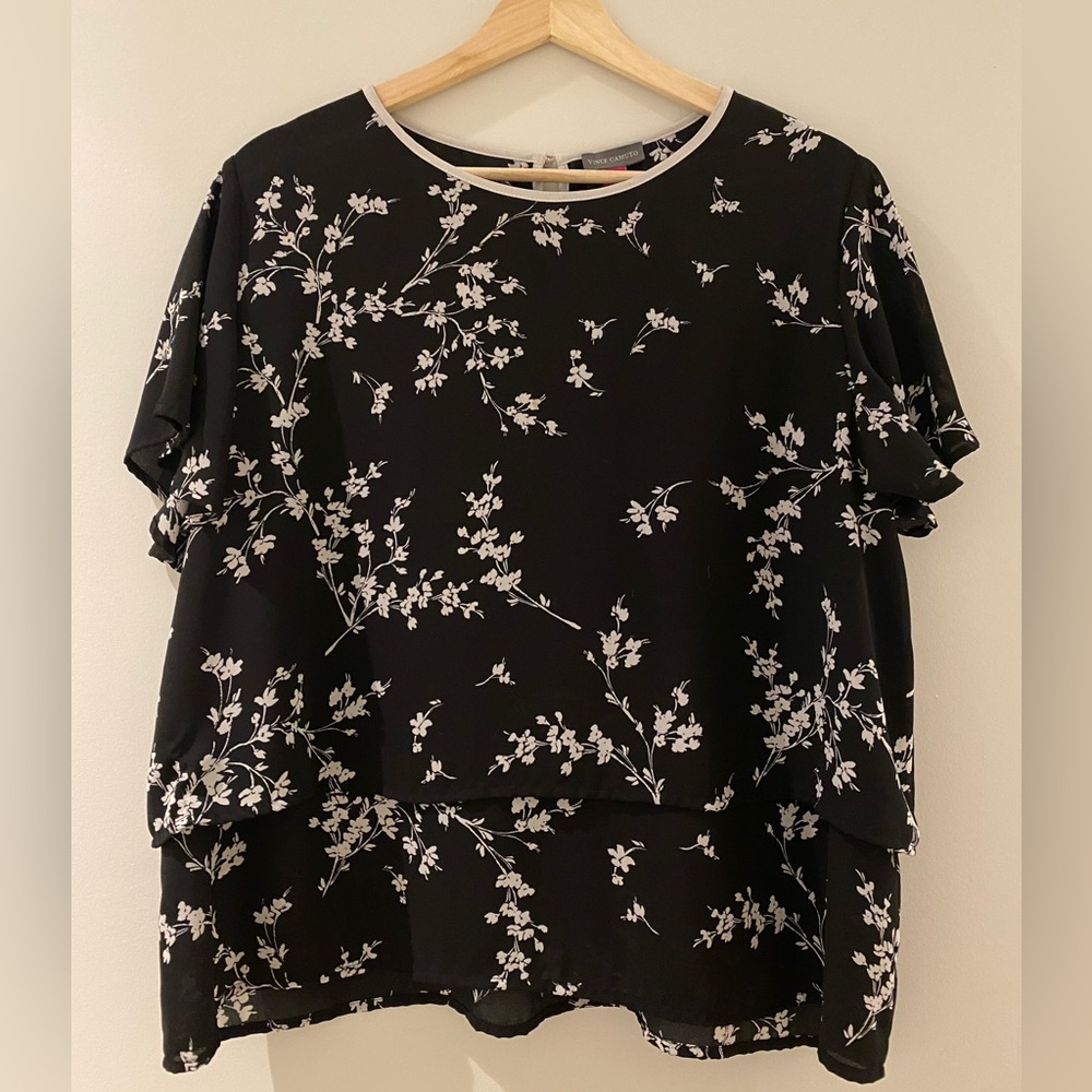 Vince Camuto Floral Print Flutter Sleeve Top Sz L